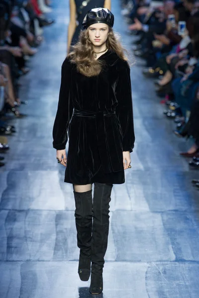 Look 37